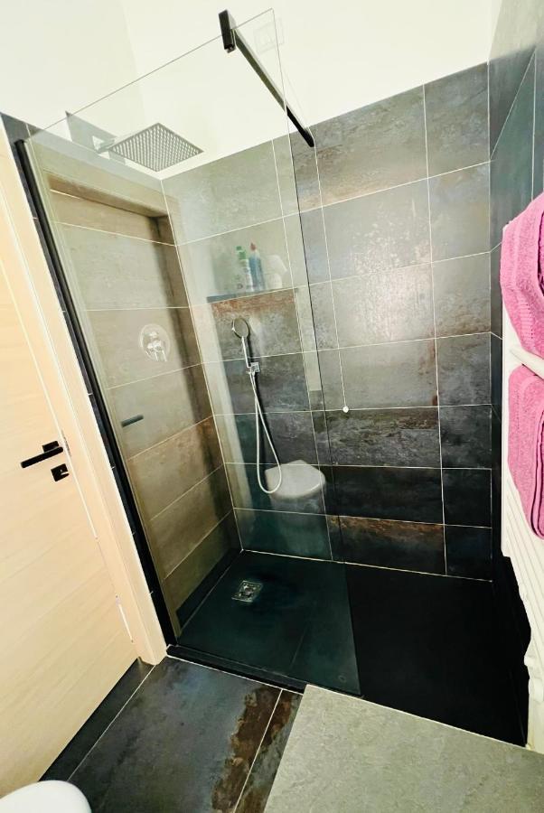 Blaxej, Nel Cuore Di Verona, Moderno Ed Elegante, 4 Posti Letto, Wi-Fi, Self Check In Διαμέρισμα Εξωτερικό φωτογραφία